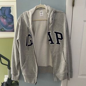 NWT Gap zip up hoodie size adult small-